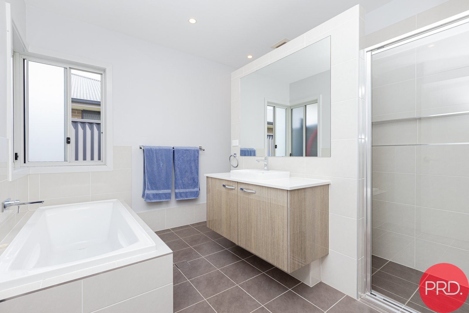 14 Sandridge Street THORNTON 16