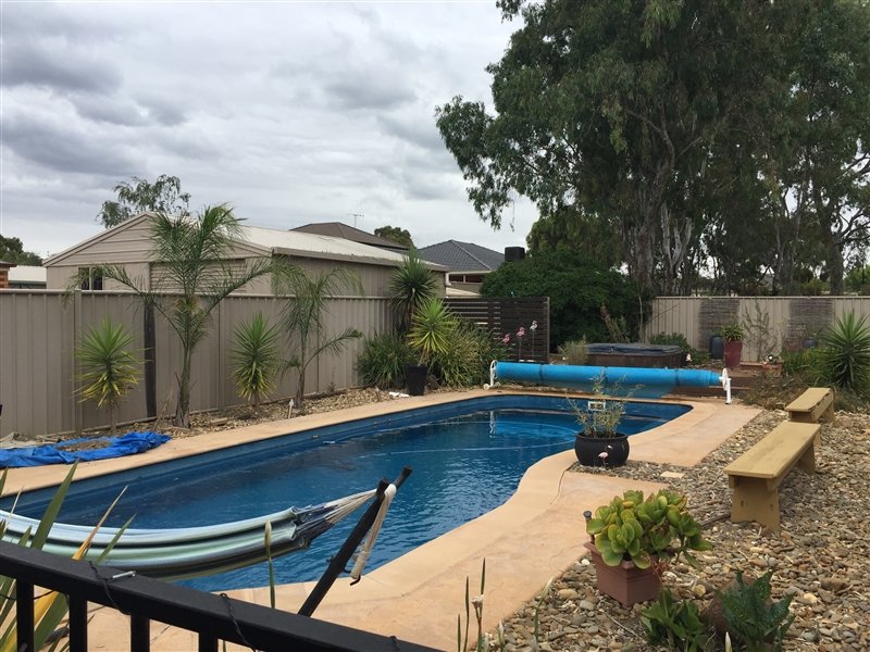 14 Saxby Drive STRATHFIELDSAYE 8