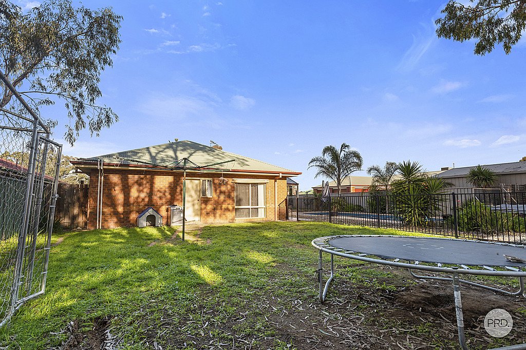 14 Saxby Drive STRATHFIELDSAYE 12