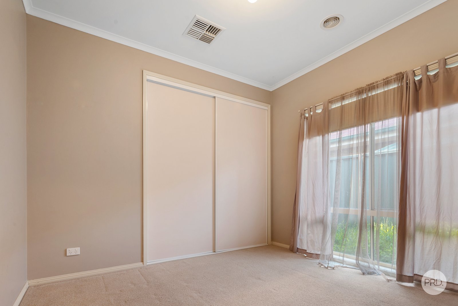 14 Saxby Drive STRATHFIELDSAYE 11