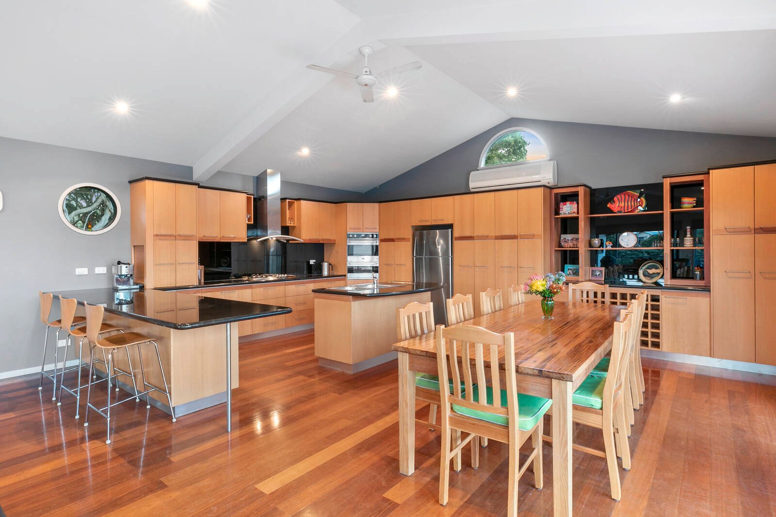 Real Estate and Property in 14 Simpson Street, Point Lonsdale, VIC