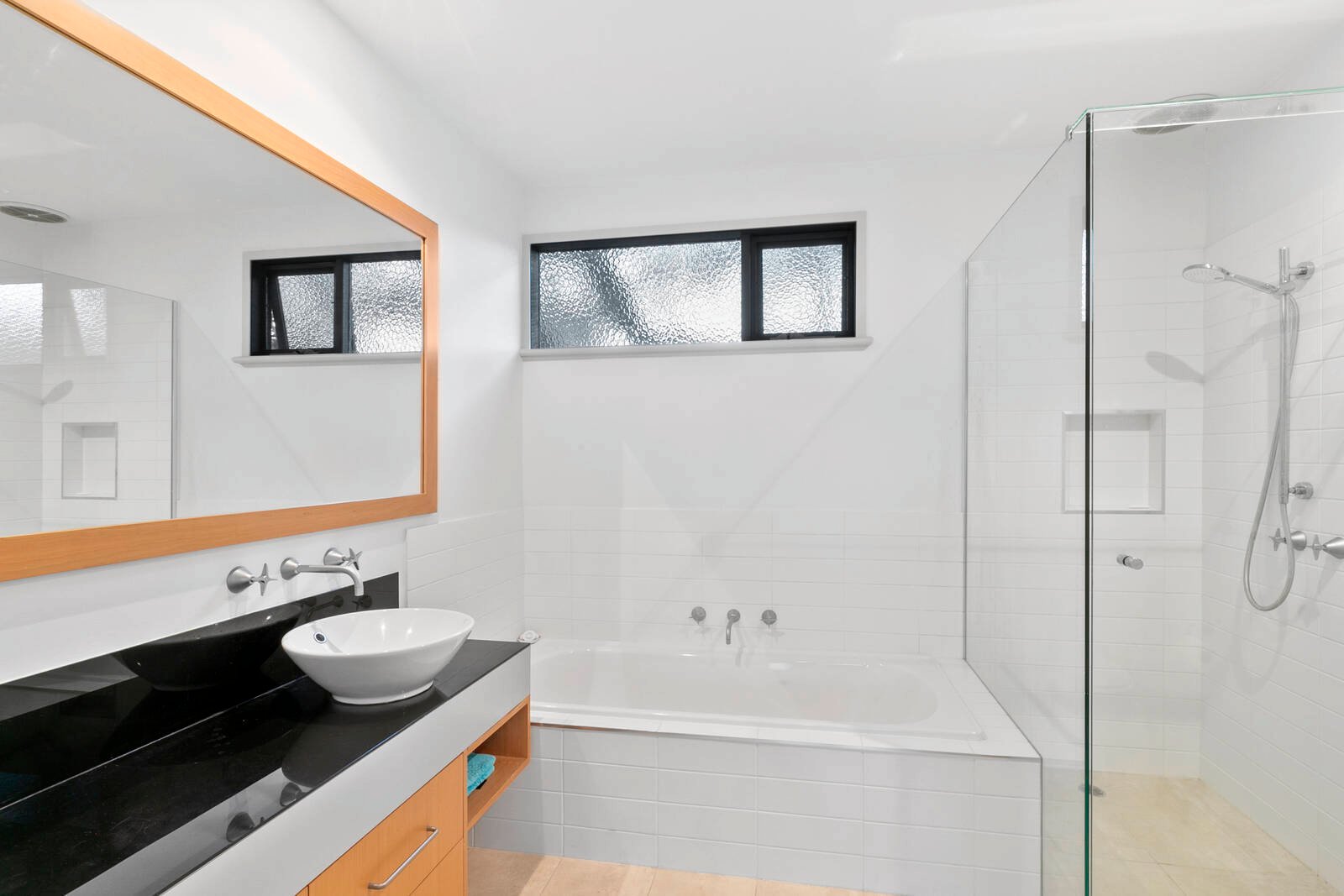 Real Estate and Property in 14 Simpson Street, Point Lonsdale, VIC