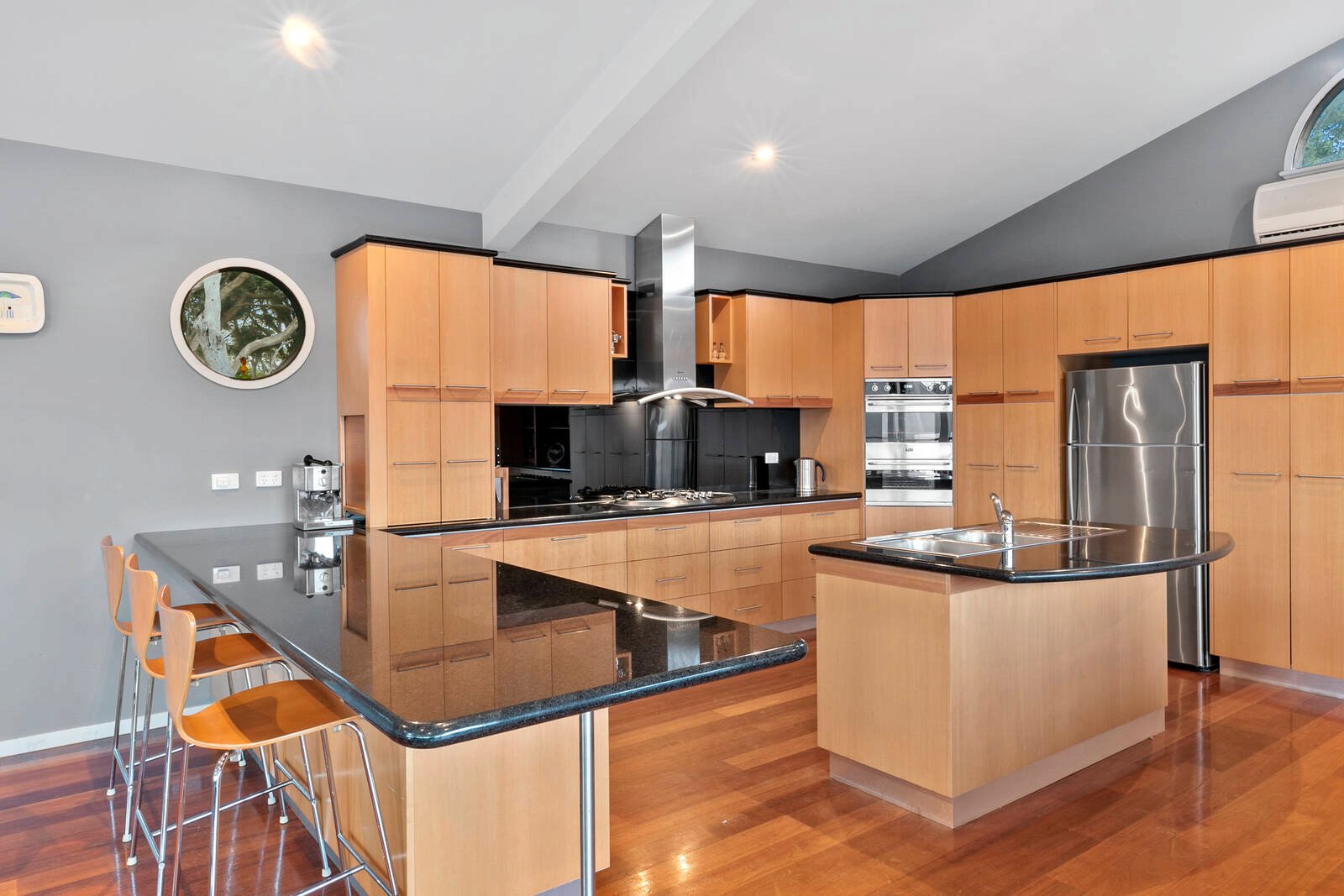 Real Estate and Property in 14 Simpson Street, Point Lonsdale, VIC