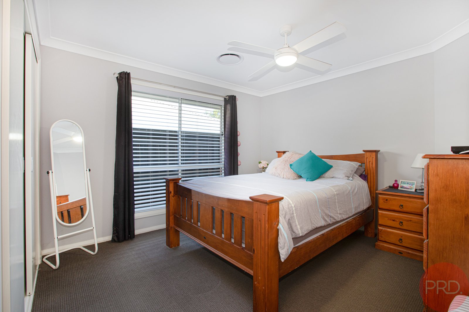 1/4 Sparsholt Street TENAMBIT 8