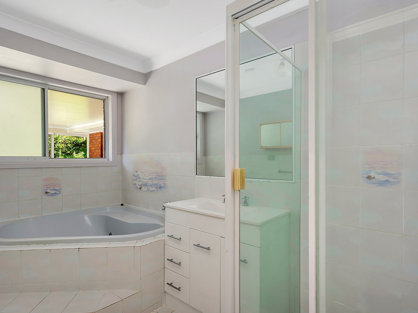 14 Spinebill Street BURLEIGH WATERS 15