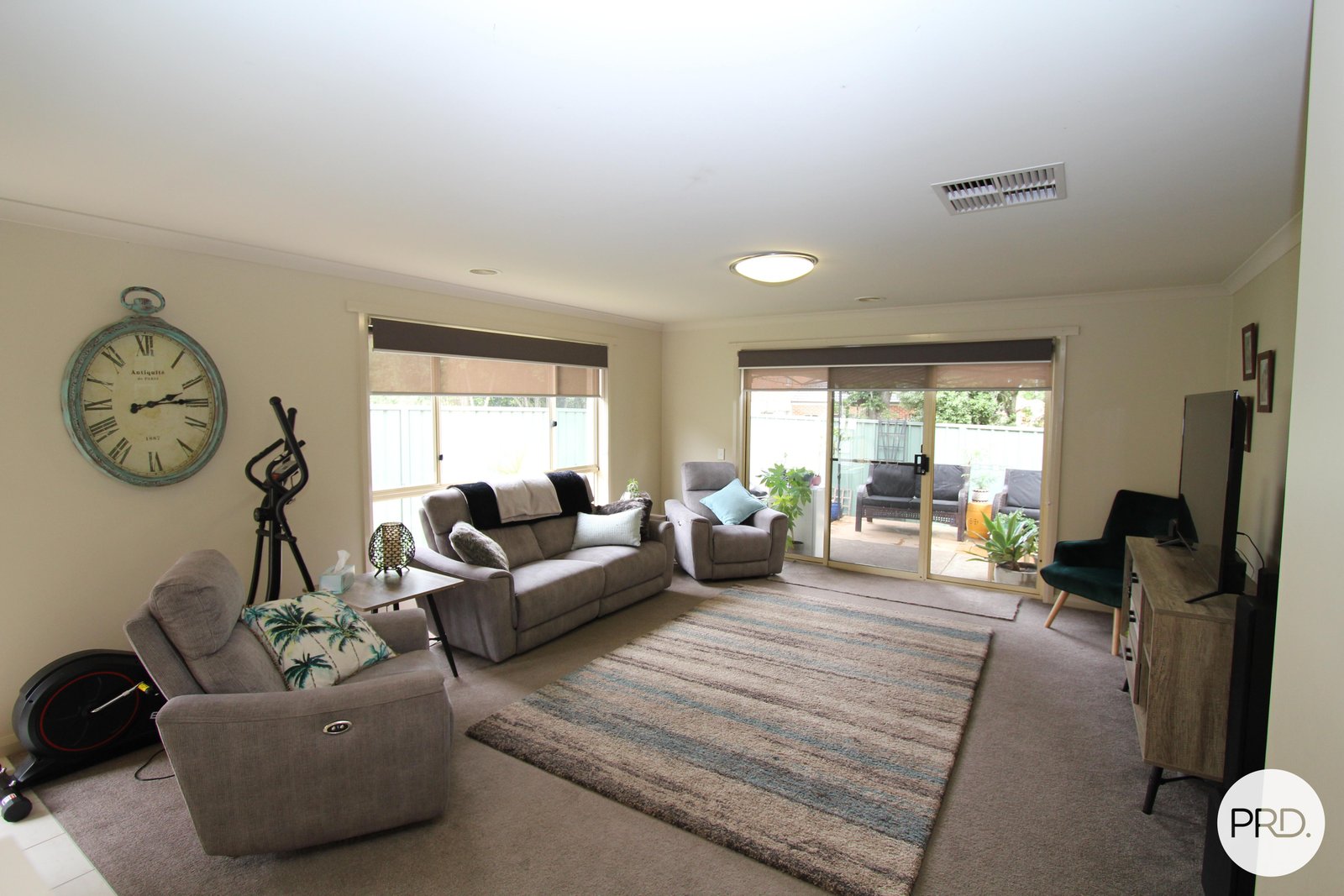 14 St Clare Avenue LAKE GARDENS 3