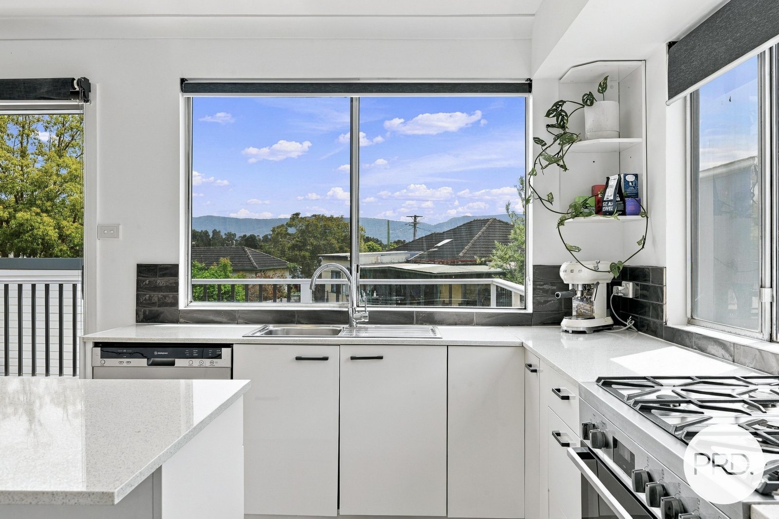14 Sussex Street BERKELEY 9