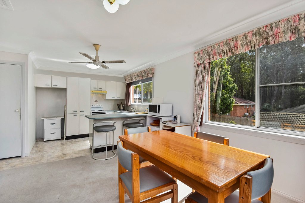 1/4 Tallowood Close LAURIETON 6