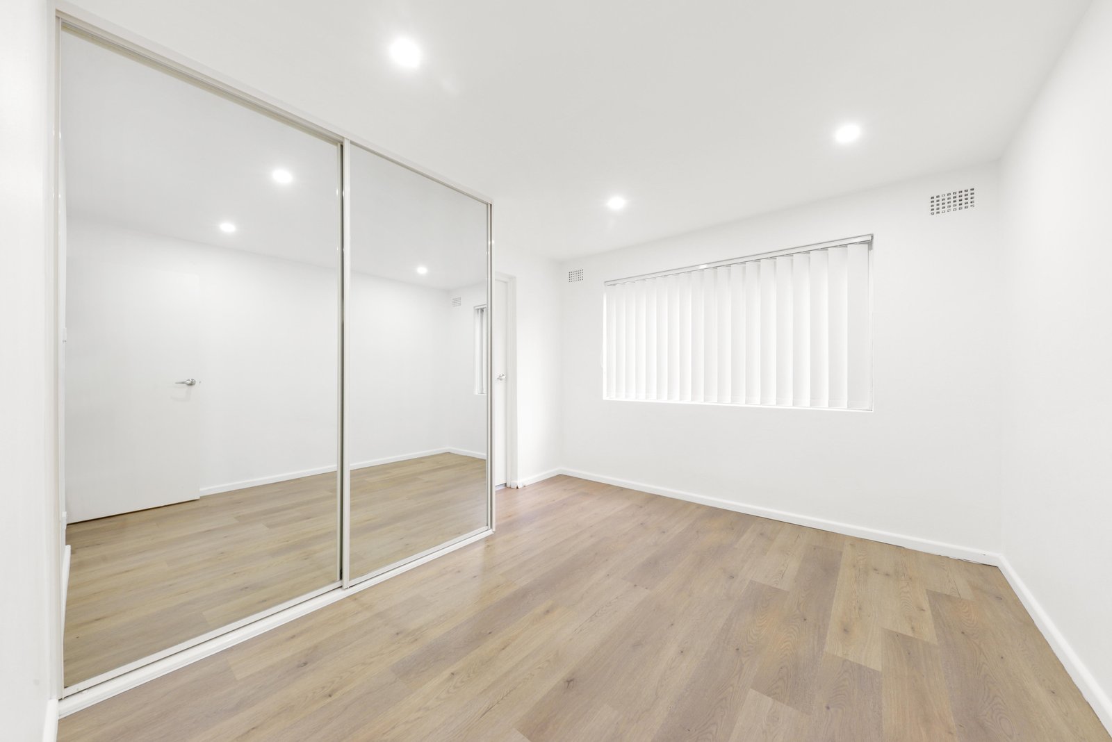 1/4 Templeman Crescent HILLSDALE 4