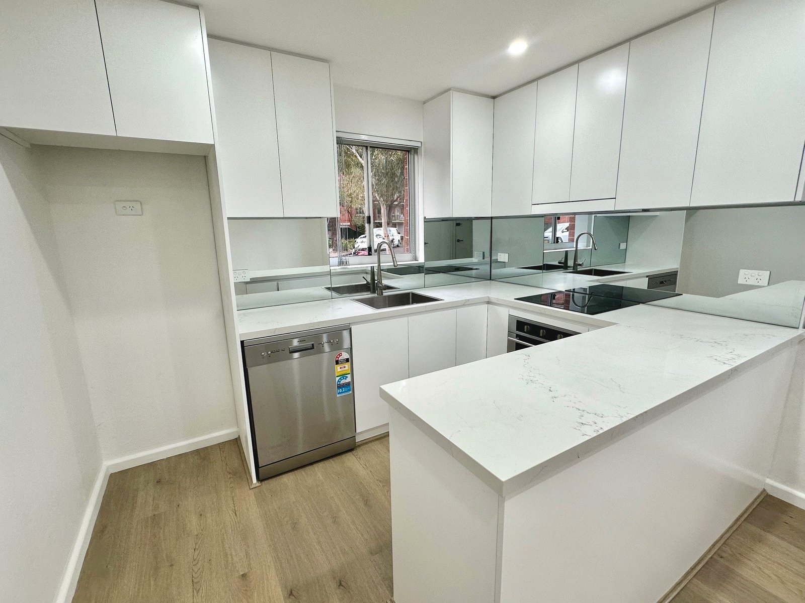 1/4 Templeman Crescent HILLSDALE 2