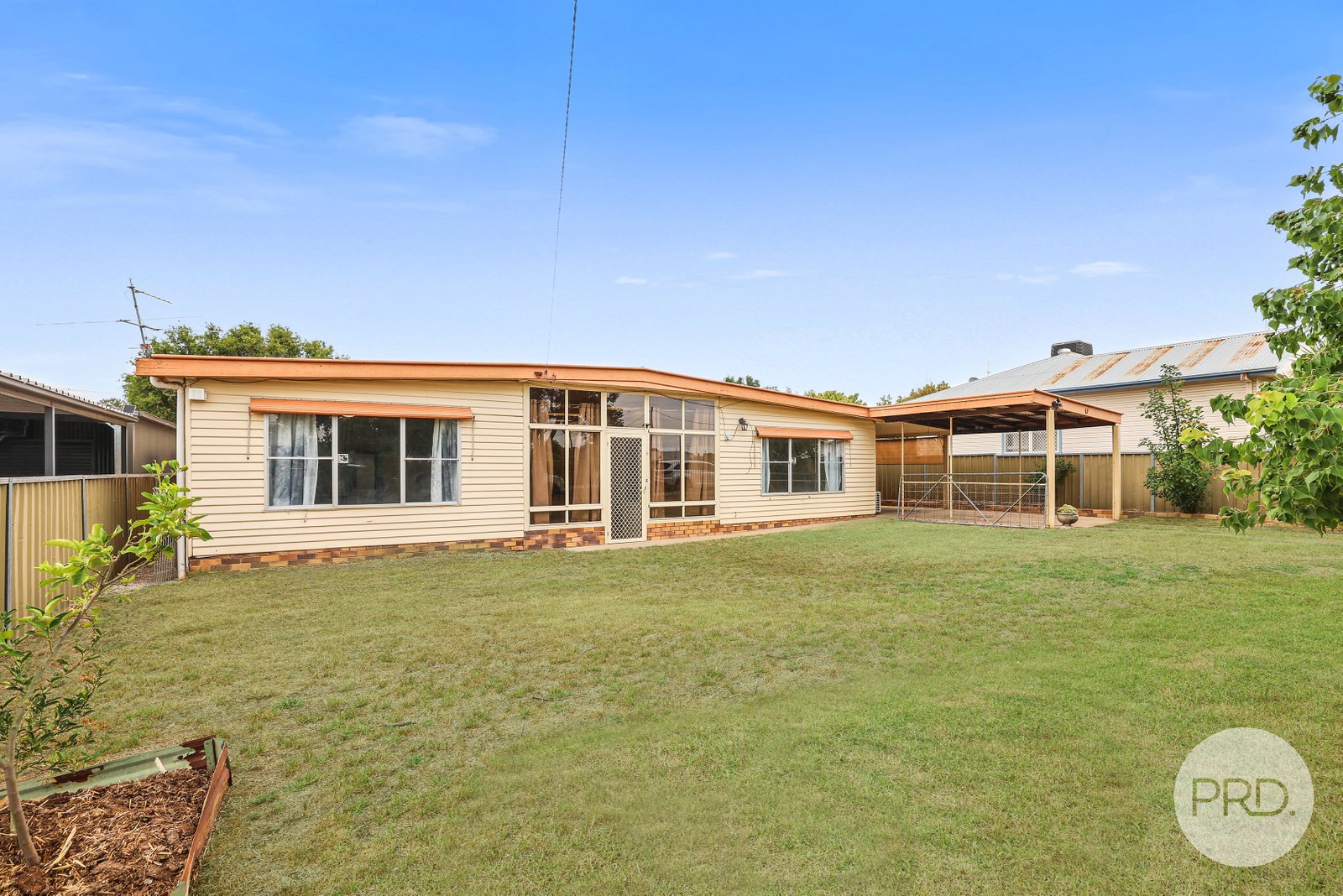 14 Terry Street TAMWORTH 2