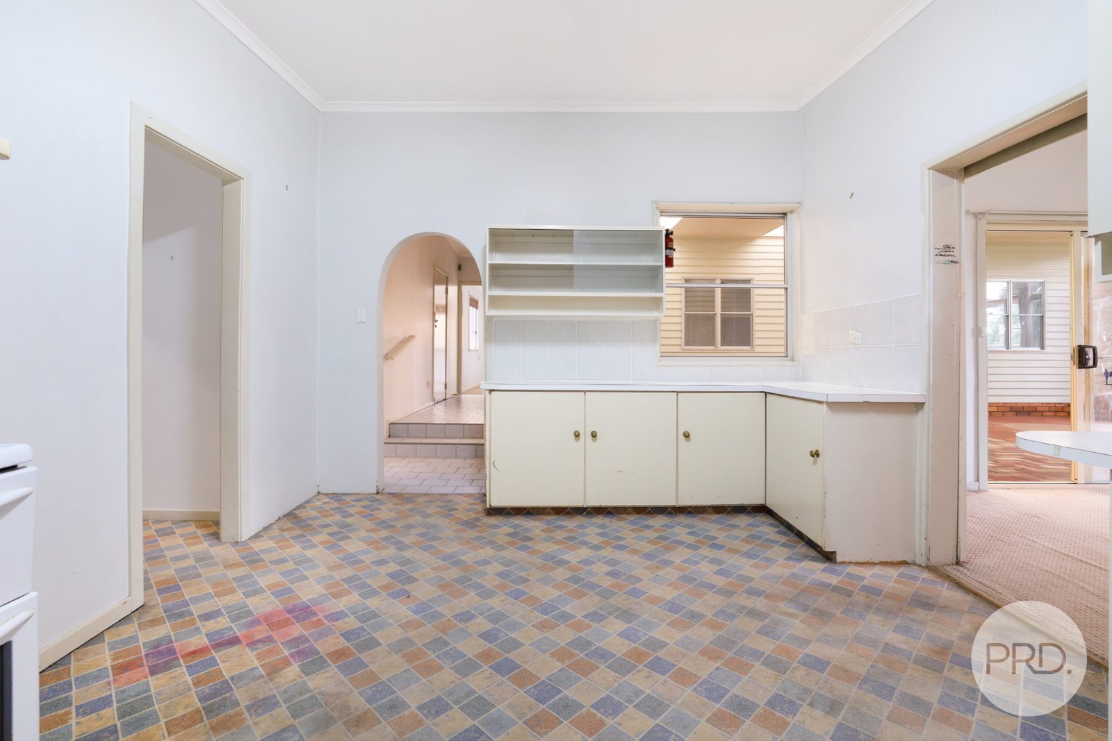 14 Terry Street TAMWORTH 11