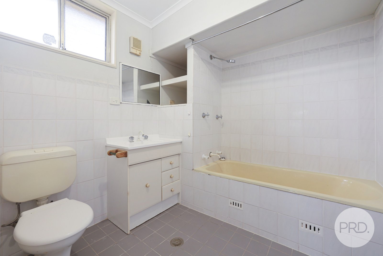 14 Terry Street TAMWORTH 12