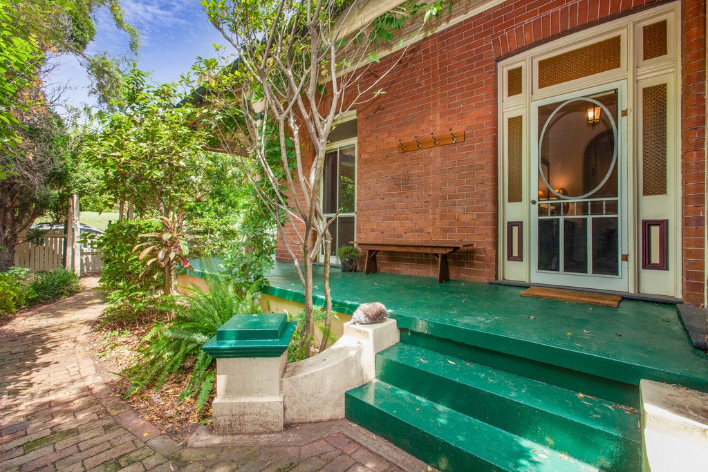 14 The Esplanade LORN 2