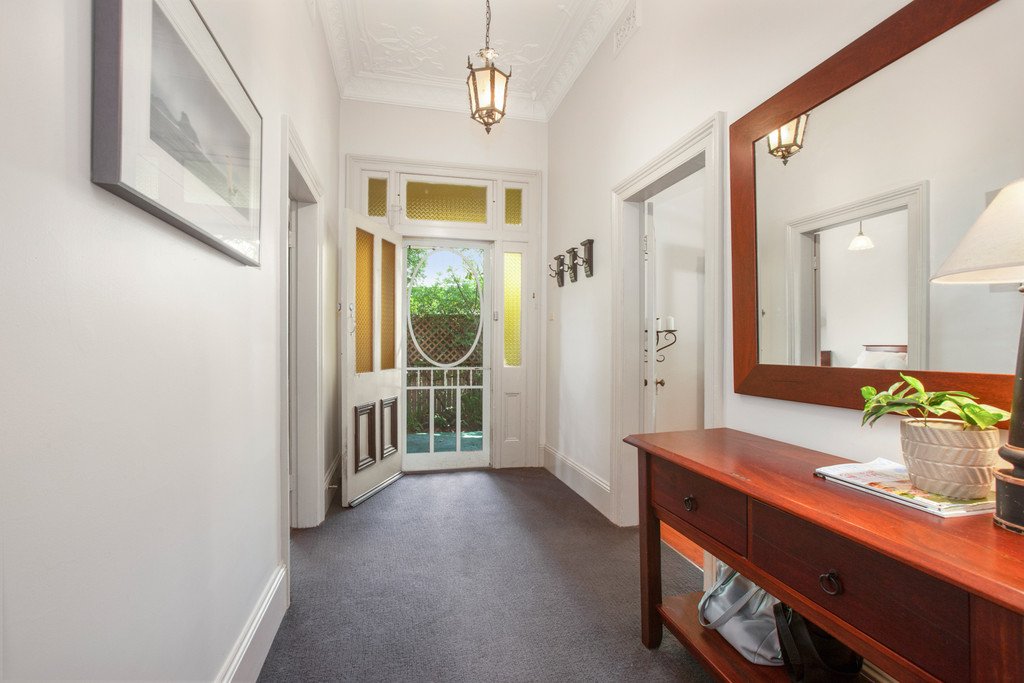 14 The Esplanade LORN 4