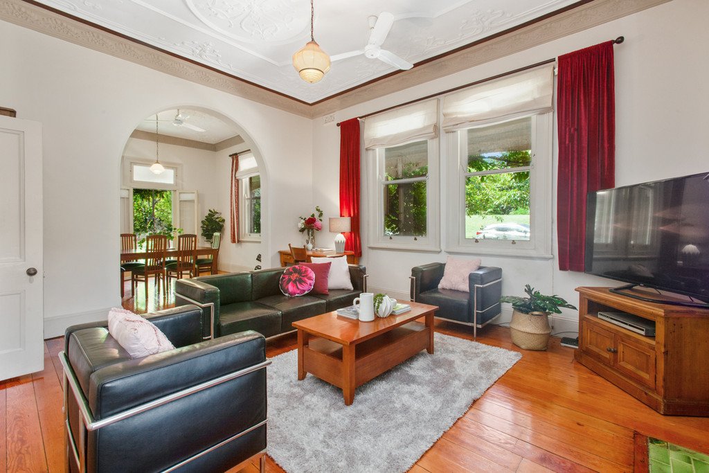 14 The Esplanade LORN 7