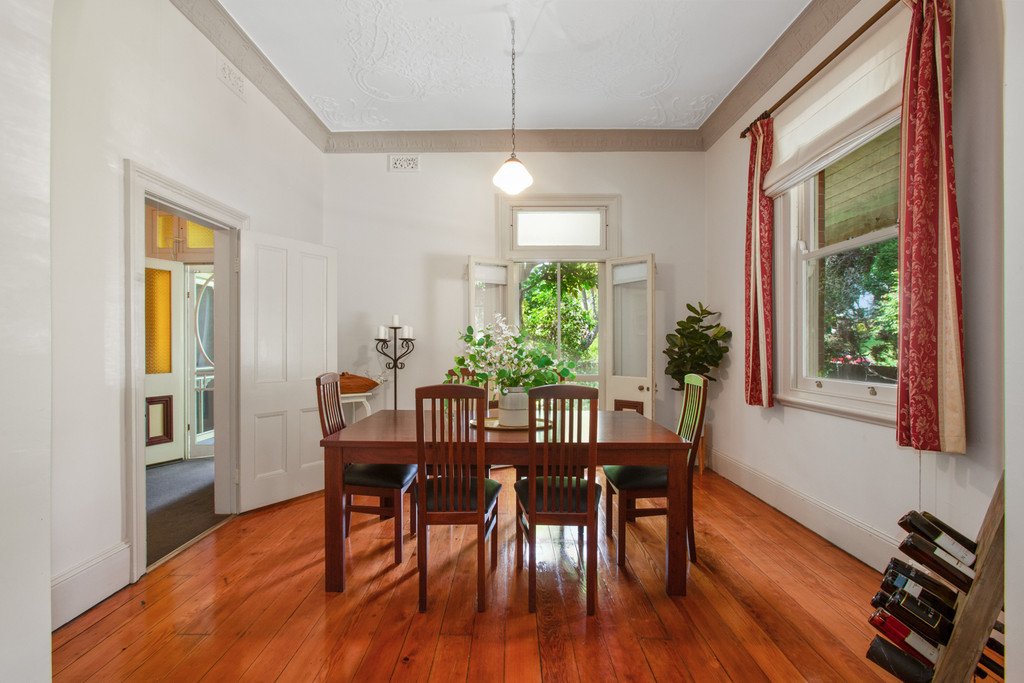 14 The Esplanade LORN 8