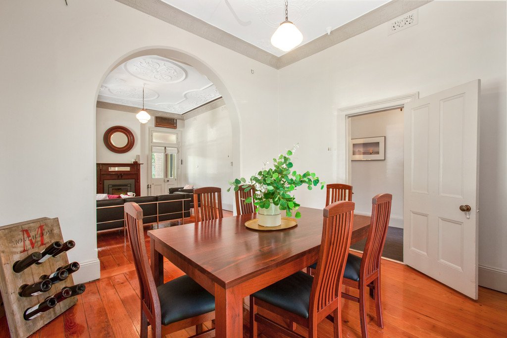 14 The Esplanade LORN 9