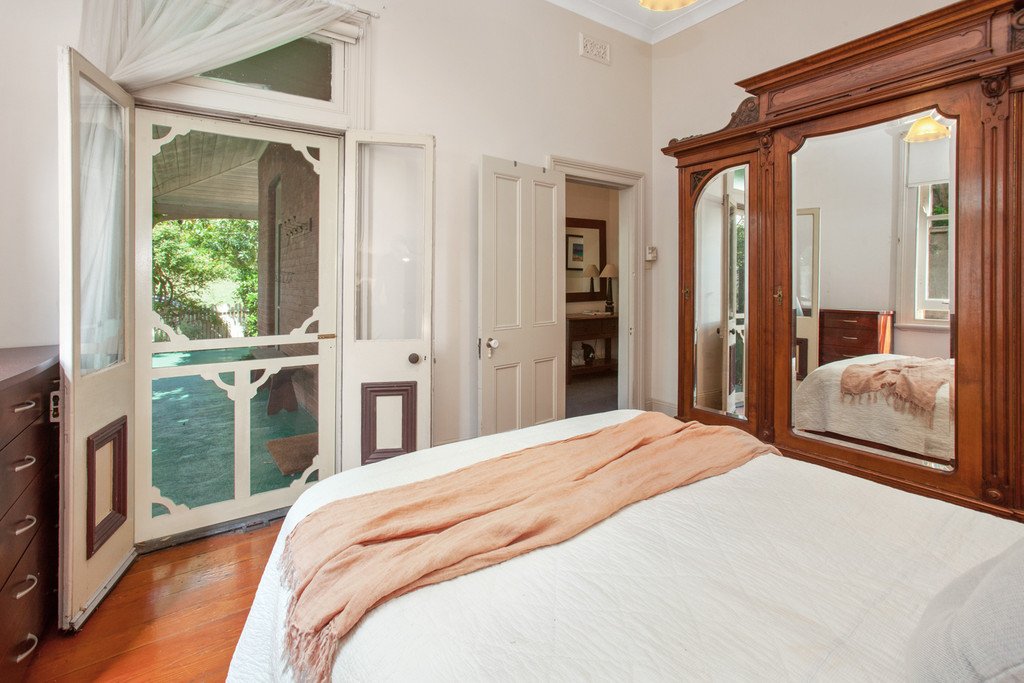 14 The Esplanade LORN 14