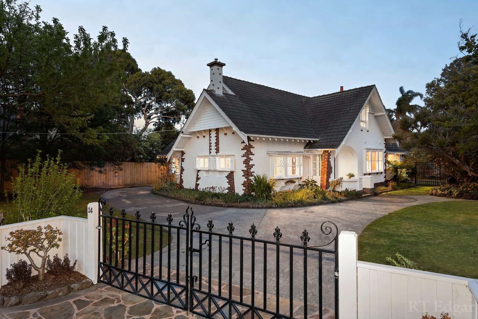 Real Estate and Property in 14 The Ridge, Canterbury, VIC