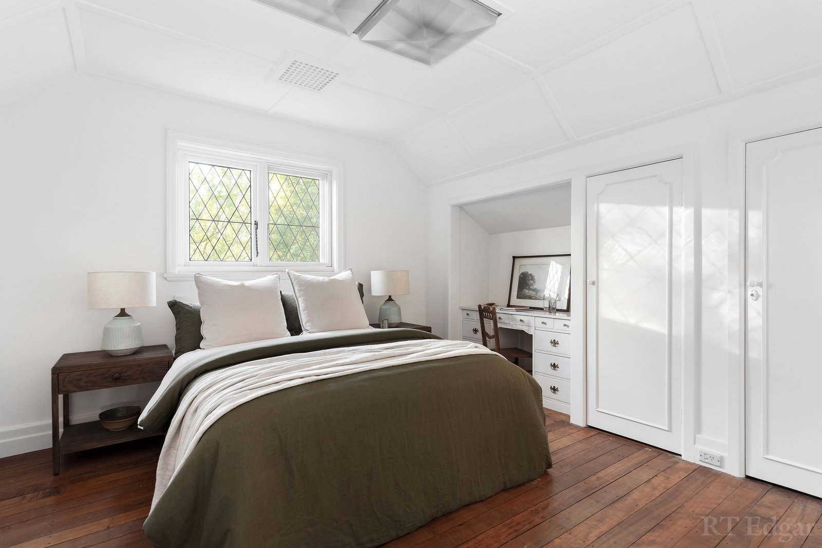 Real Estate and Property in 14 The Ridge, Canterbury, VIC