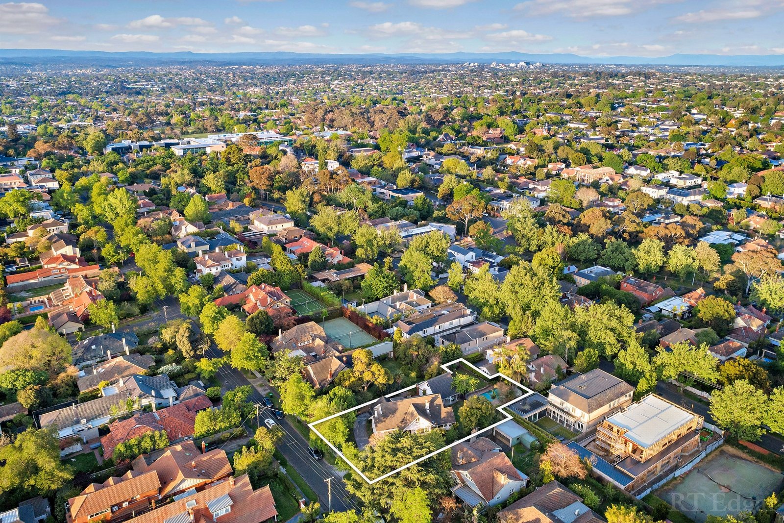 Real Estate and Property in 14 The Ridge, Canterbury, VIC