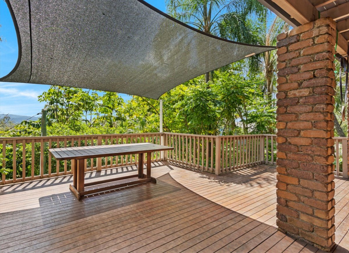 14 Timbertop Mead  Burleigh Heads 9