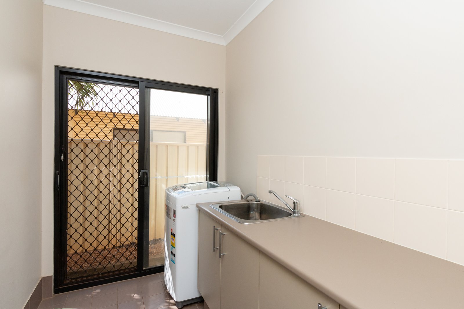 14 Tokumaru Bend BILINGURR 13