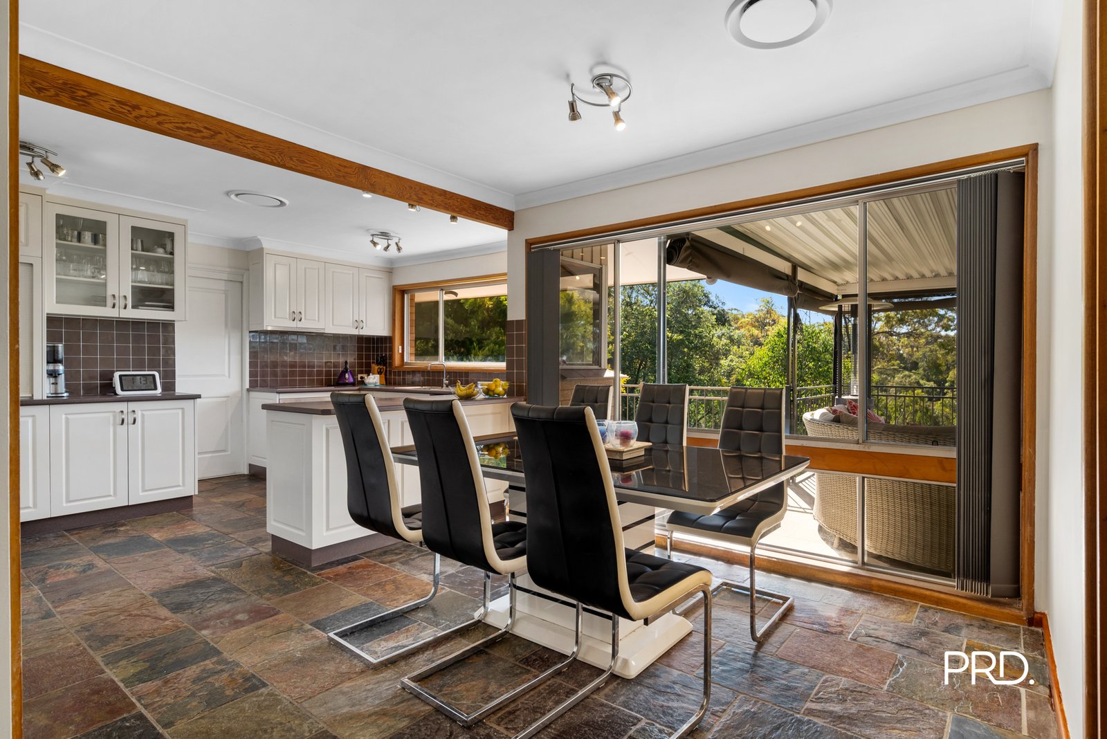 14 Torwood Street WARRIMOO 3