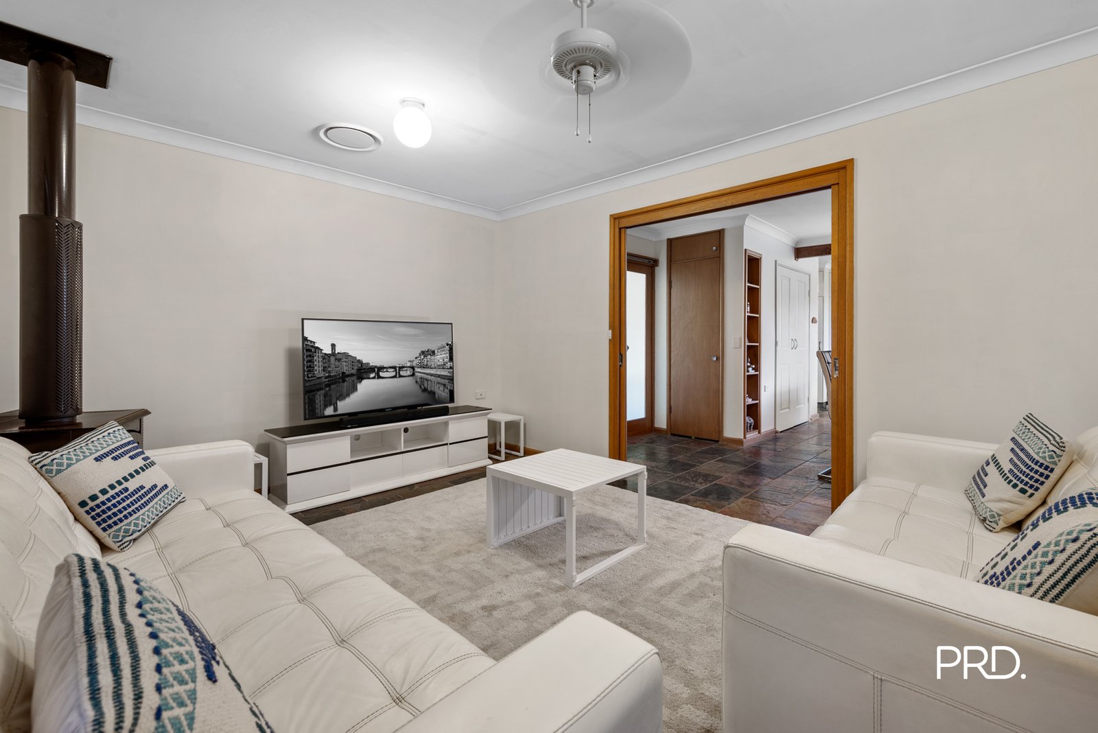 14 Torwood Street WARRIMOO 4