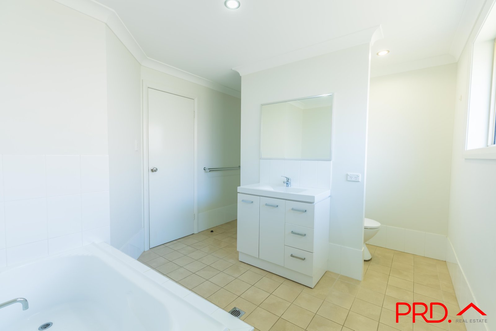 14 Tulipwood Crescent TAMWORTH 11