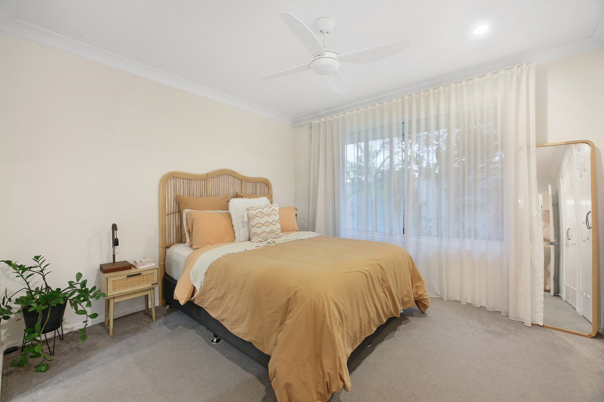 1/4 Valmai Court Burleigh Waters 9