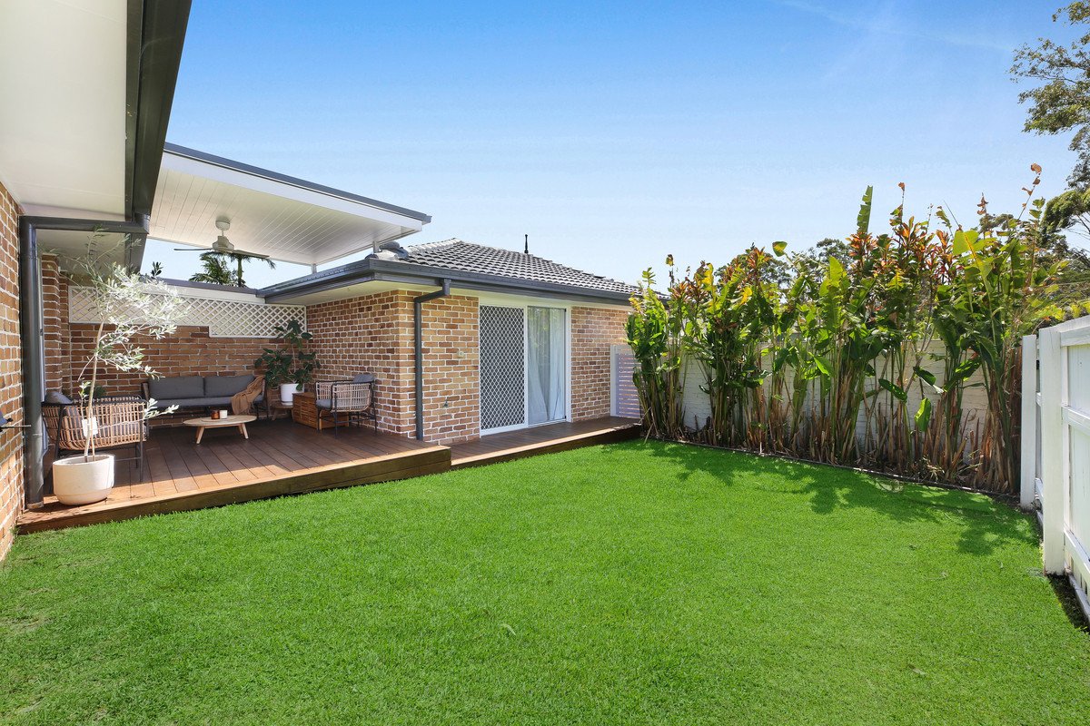 1/4 Valmai Court Burleigh Waters 16