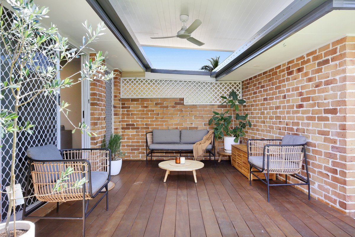 1/4 Valmai Court Burleigh Waters 17