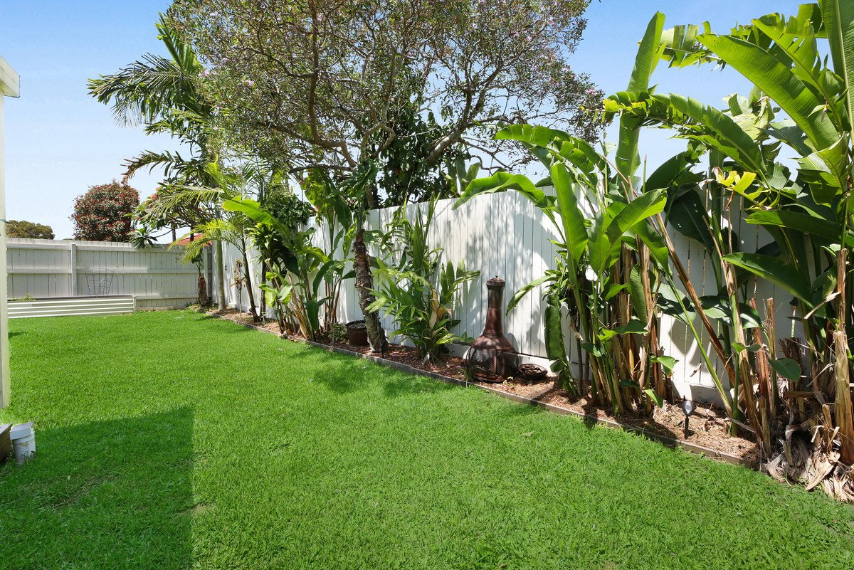 1/4 Valmai Court Burleigh Waters 20