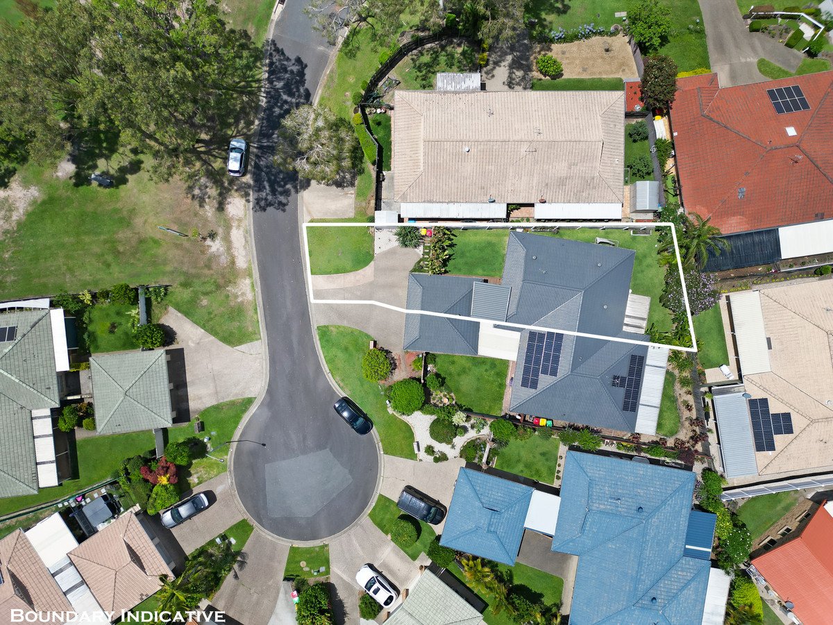 1/4 Valmai Court Burleigh Waters 23