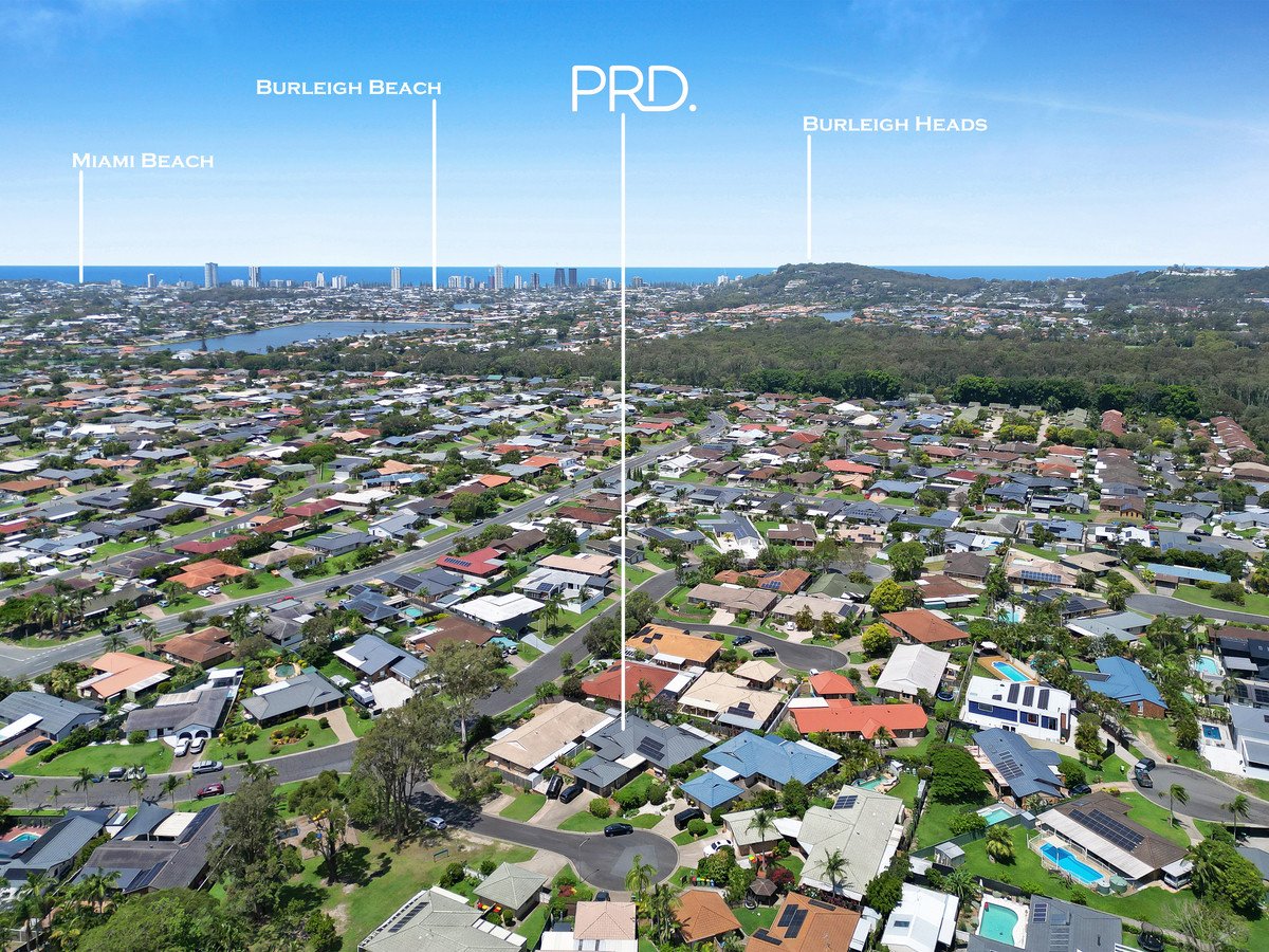 1/4 Valmai Court Burleigh Waters 25