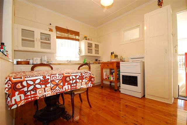 14 Vernon Street NUNDAH 2