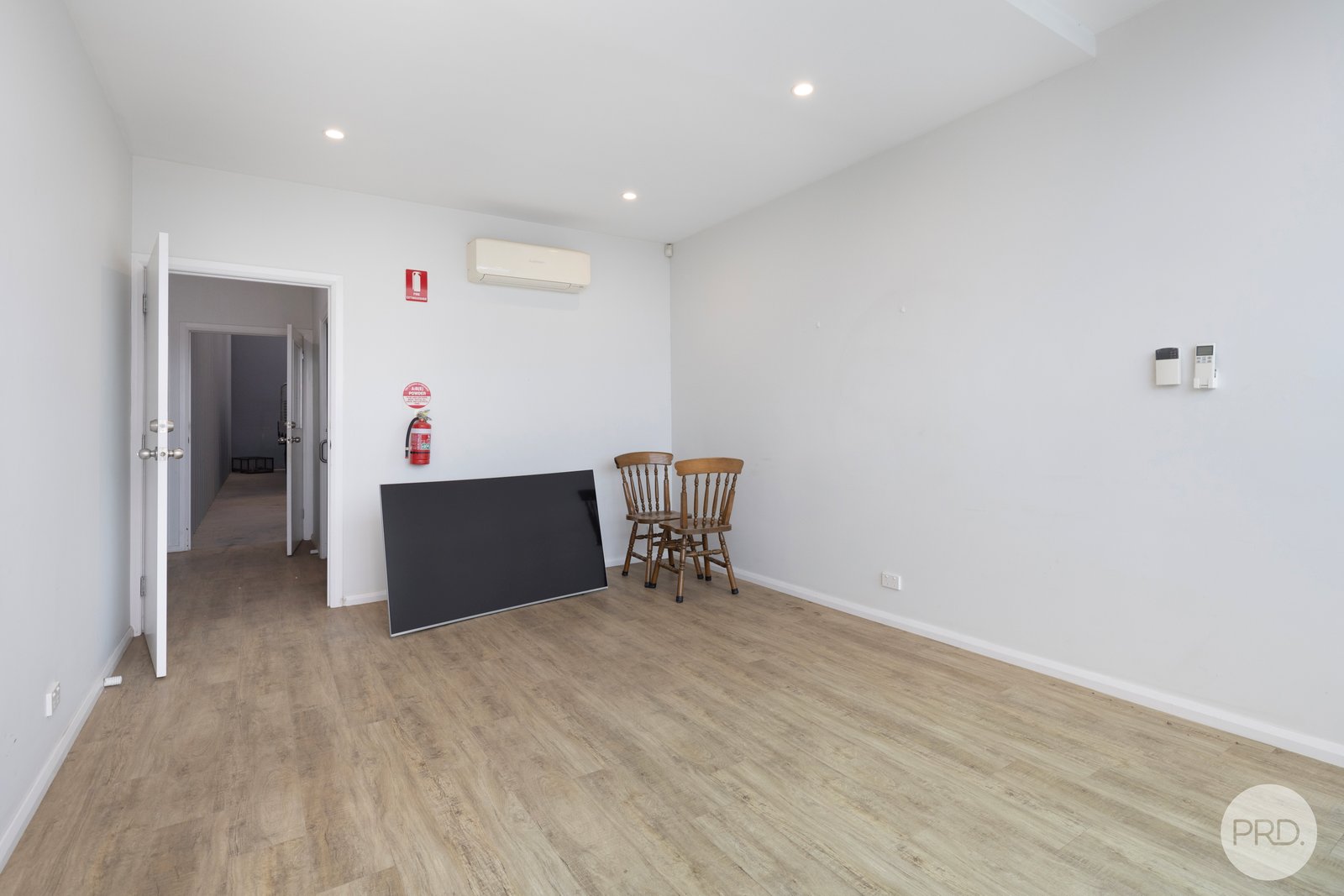 1/4 Villiers Drive WENDOUREE 5