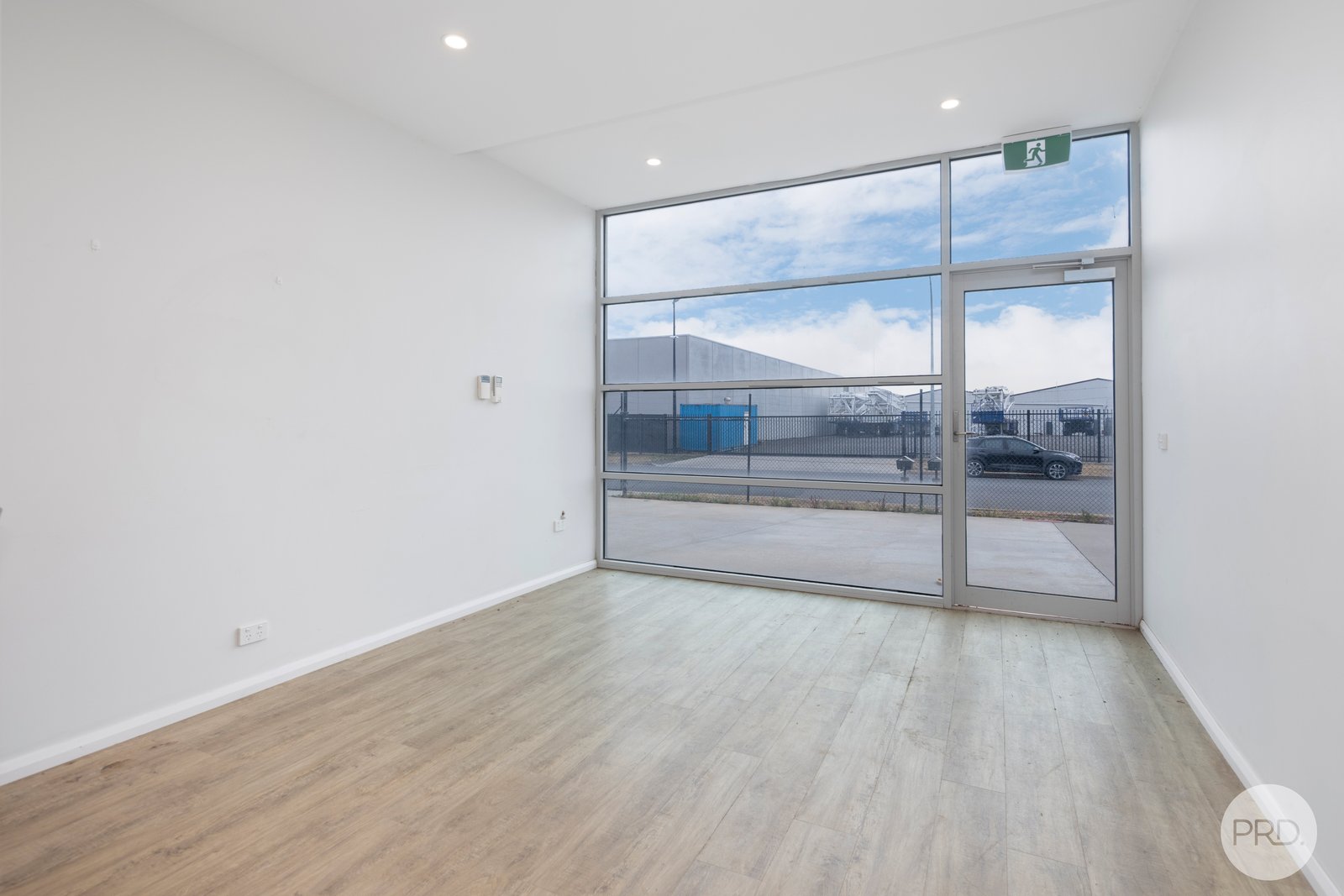 1/4 Villiers Drive WENDOUREE 6