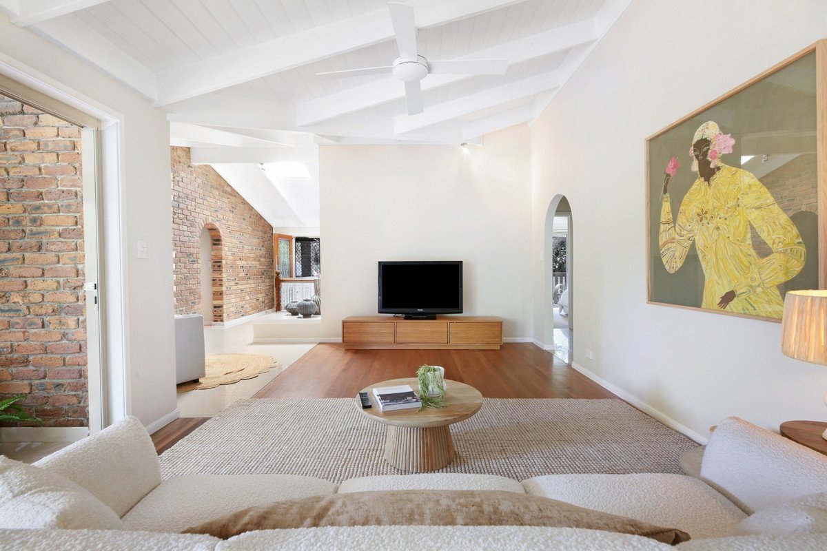 14 Viscount Drive Tallai 9