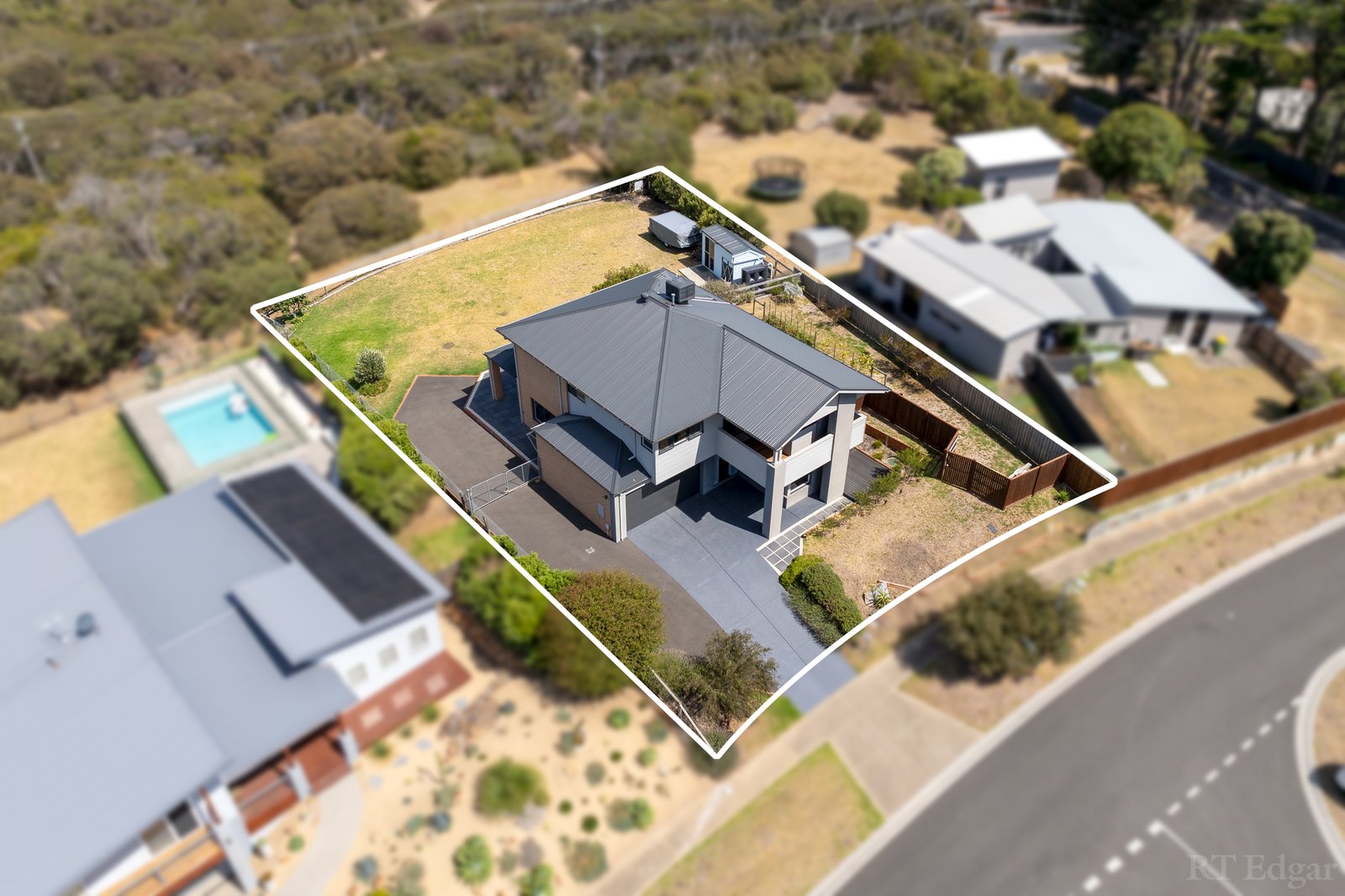 Real Estate and Property in 14 Vistaglen Court, Rye, VIC