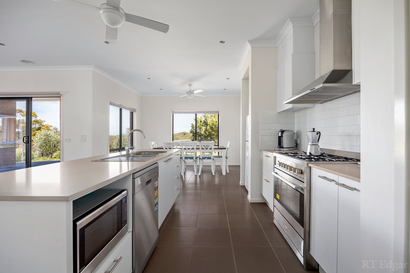 Real Estate and Property in 14 Vistaglen Court, Rye, VIC