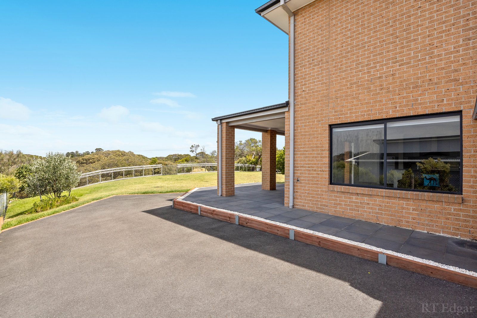 Real Estate and Property in 14 Vistaglen Court, Rye, VIC