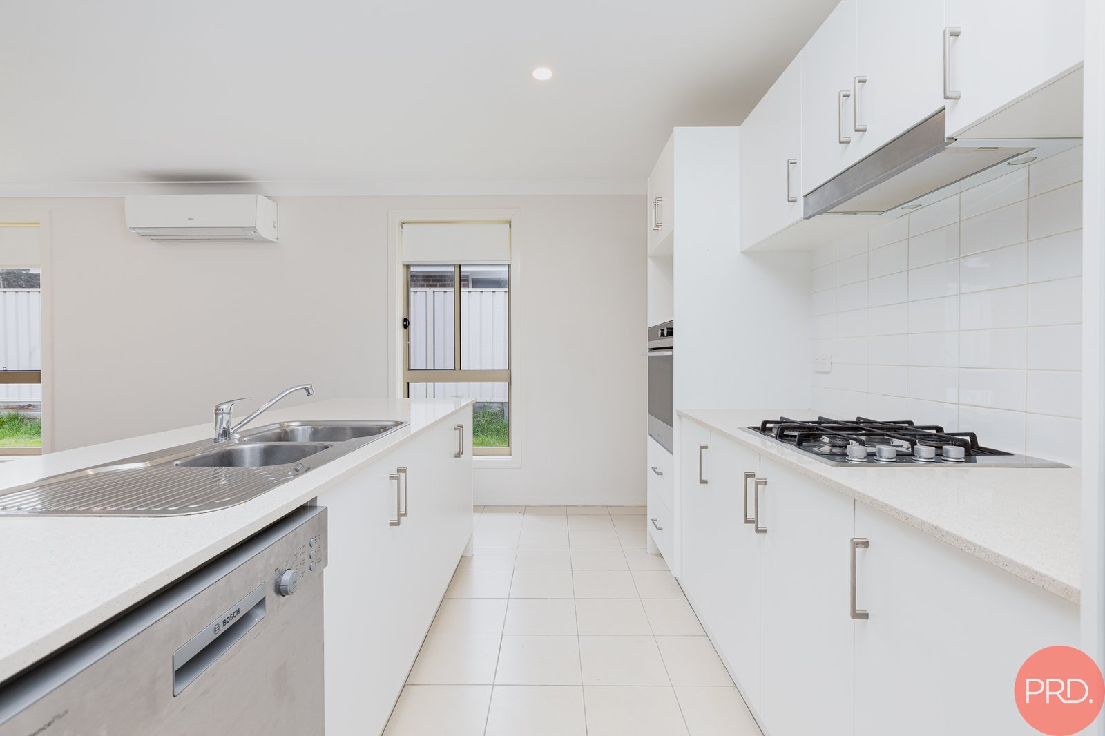 14 Vulture Street ELLALONG 3