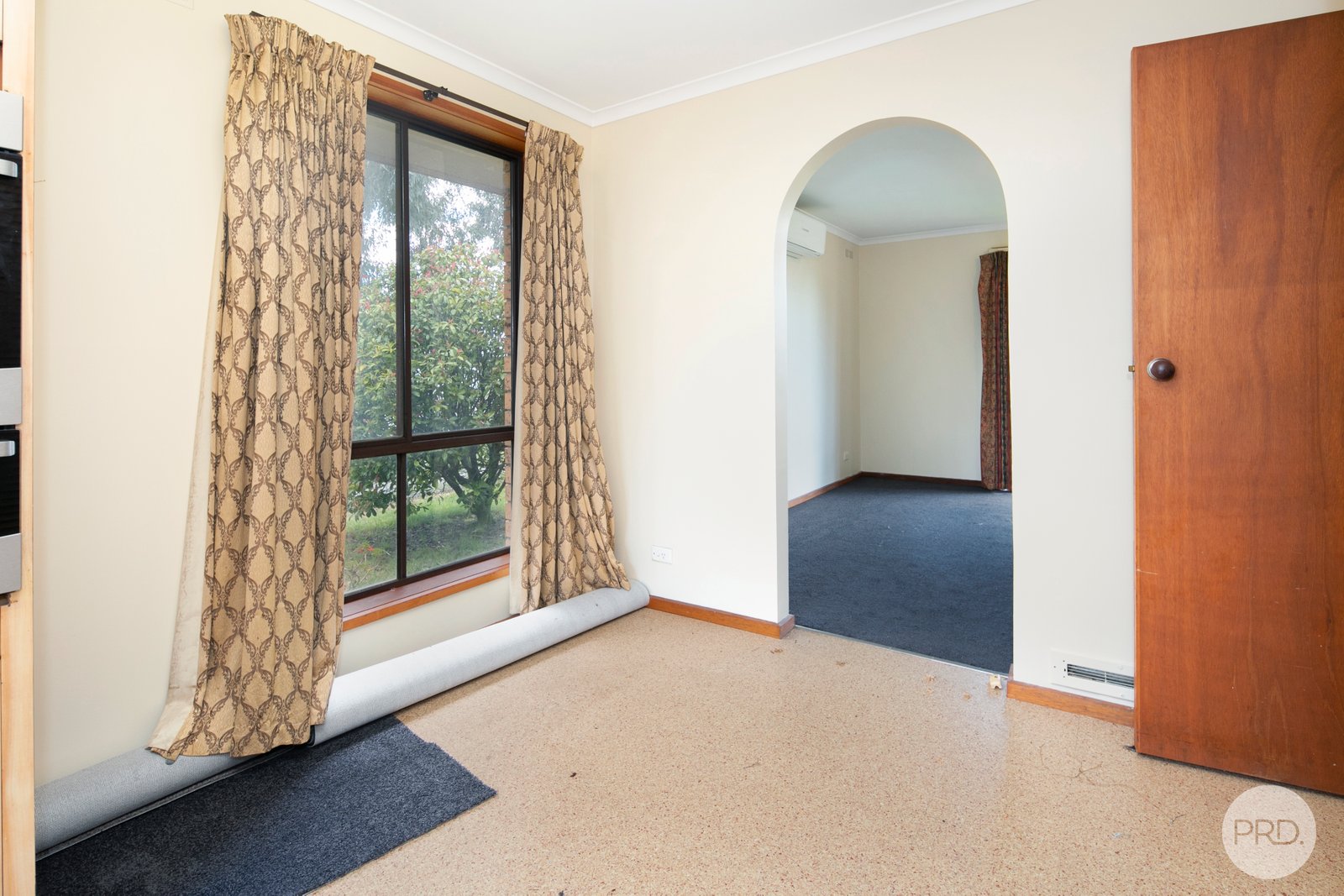 1/4 Wall Street SEBASTOPOL 4