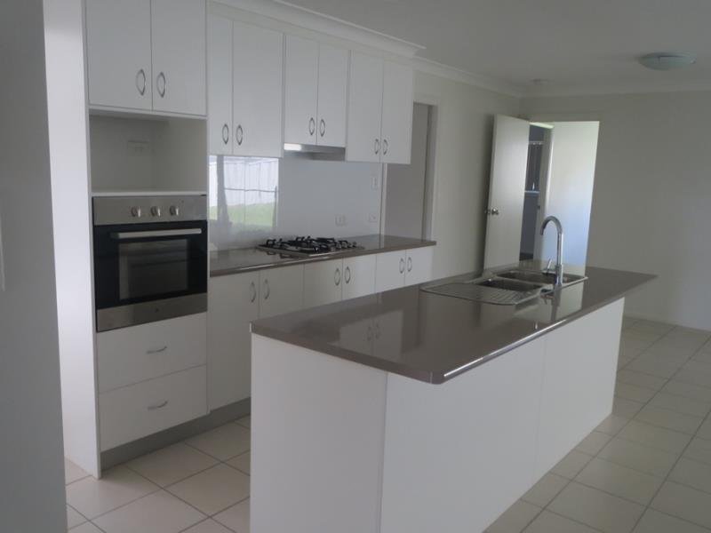 14 Water Gum Close TAMWORTH 2