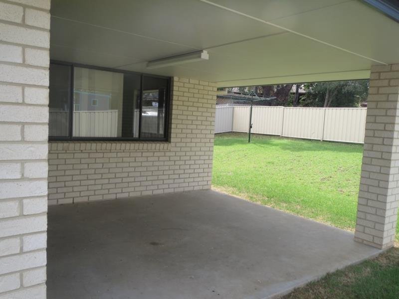 14 Water Gum Close TAMWORTH 3