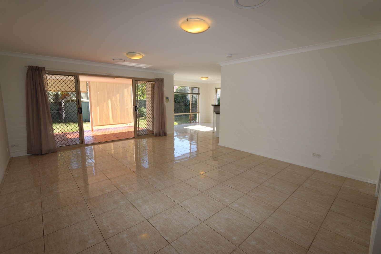 14 Wattlebrush Grove MOLENDINAR 5