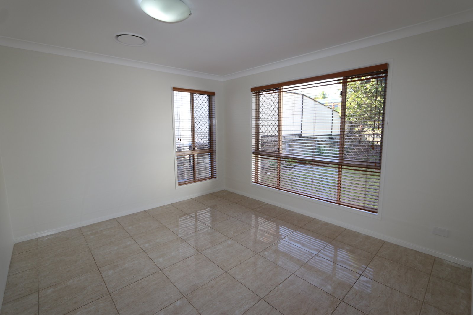 14 Wattlebrush Grove MOLENDINAR 7